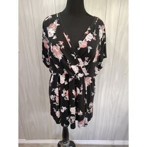 Women’s black floral Blouse top V-neck Short Sleeves Torrid 4 Milkmaid Babydoll